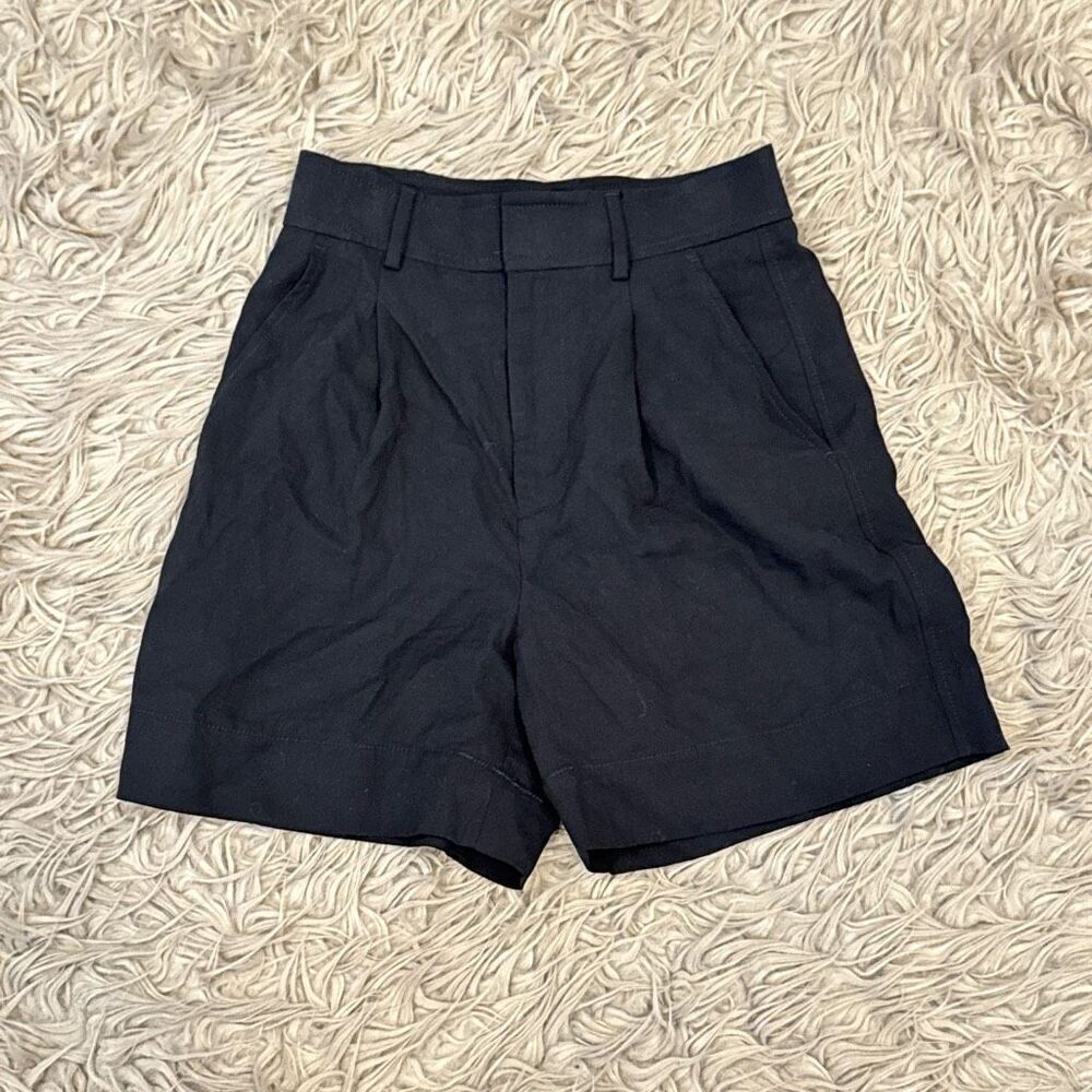 Everlane shorts size 00